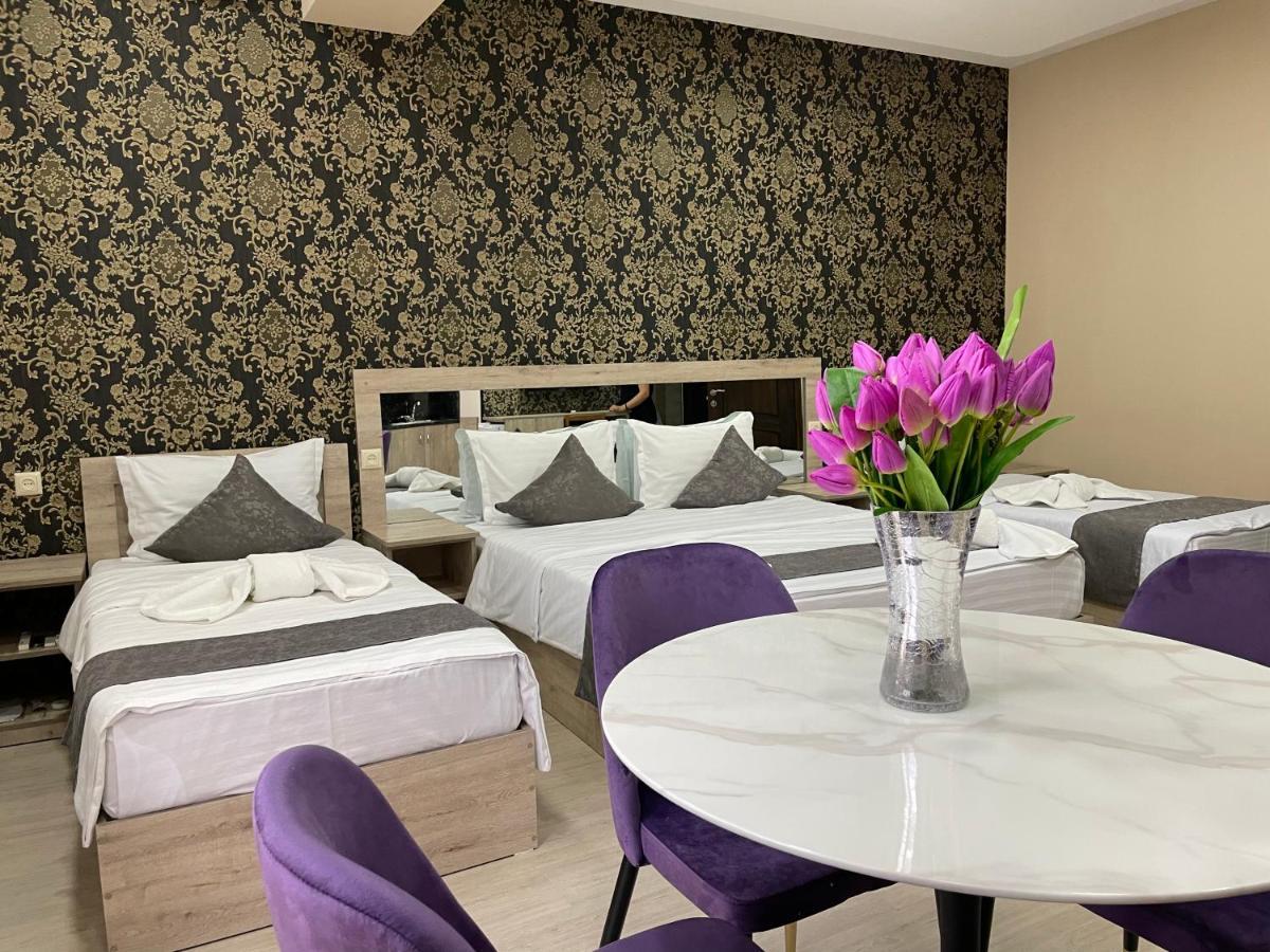 Kamar Hotel Иджеван Екстериор снимка