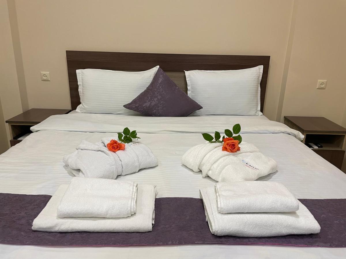 Kamar Hotel Иджеван Екстериор снимка