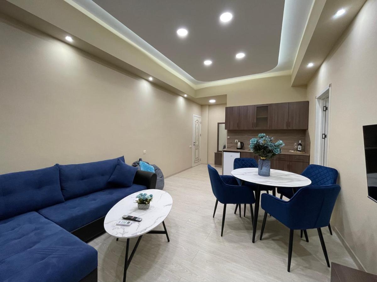 Kamar Hotel Иджеван Екстериор снимка