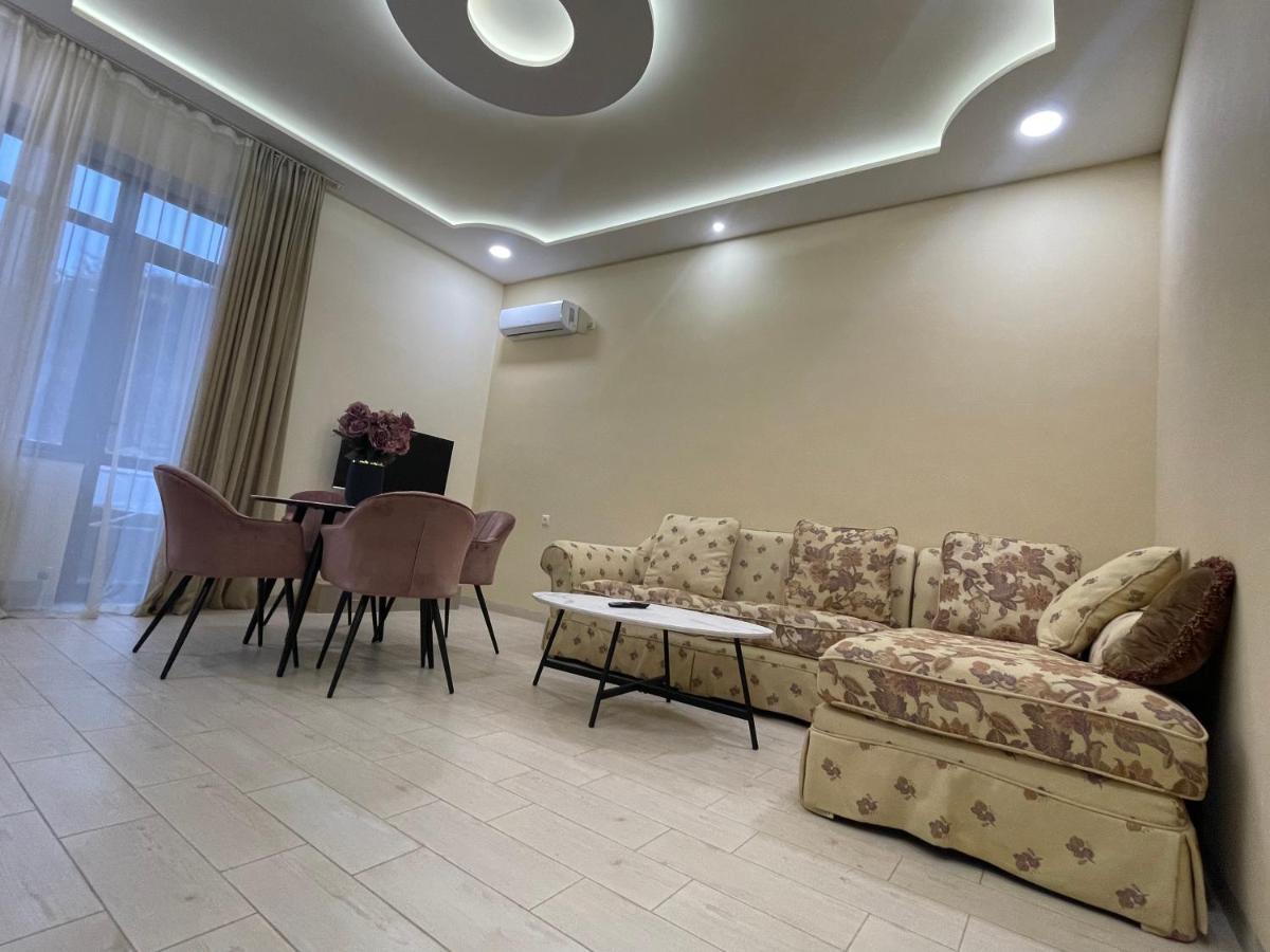 Kamar Hotel Иджеван Екстериор снимка