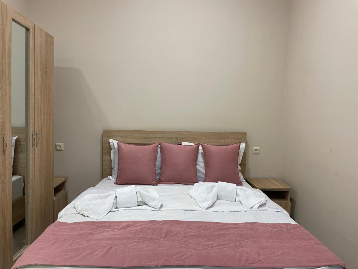 Kamar Hotel Иджеван Екстериор снимка