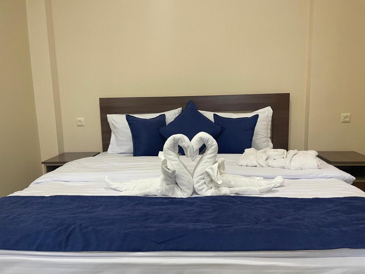 Kamar Hotel Иджеван Екстериор снимка